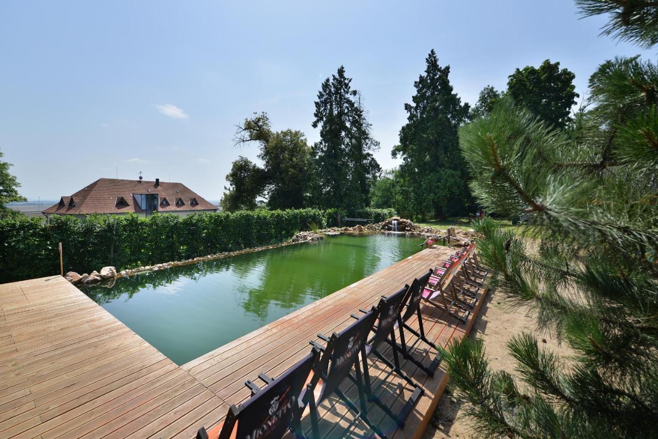 Chateau Loucen Garden Retreat Ngoại thất bức ảnh