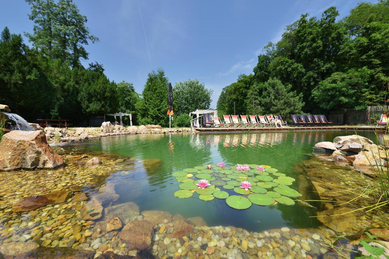 Chateau Loucen Garden Retreat Ngoại thất bức ảnh
