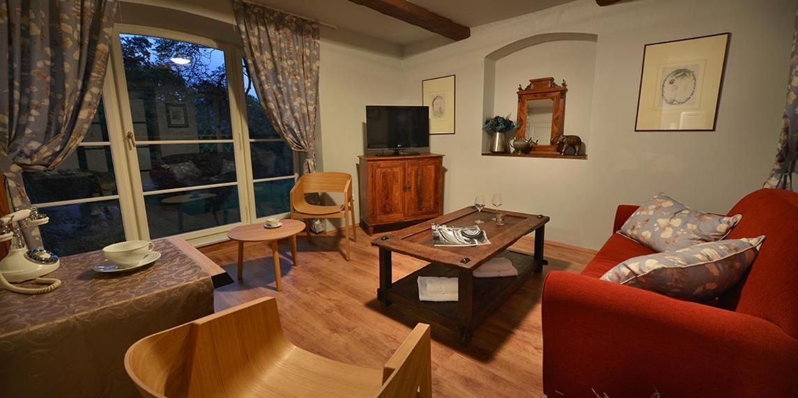 Chateau Loucen Garden Retreat Ngoại thất bức ảnh