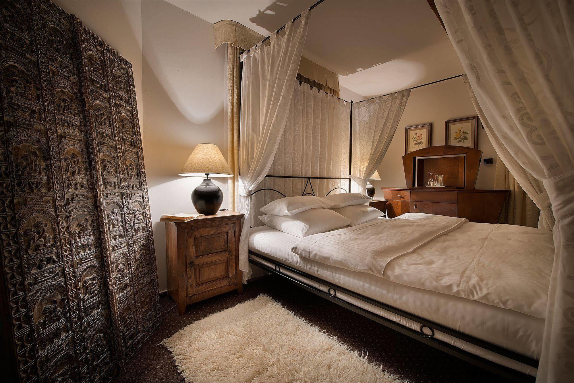 Chateau Loucen Garden Retreat Ngoại thất bức ảnh
